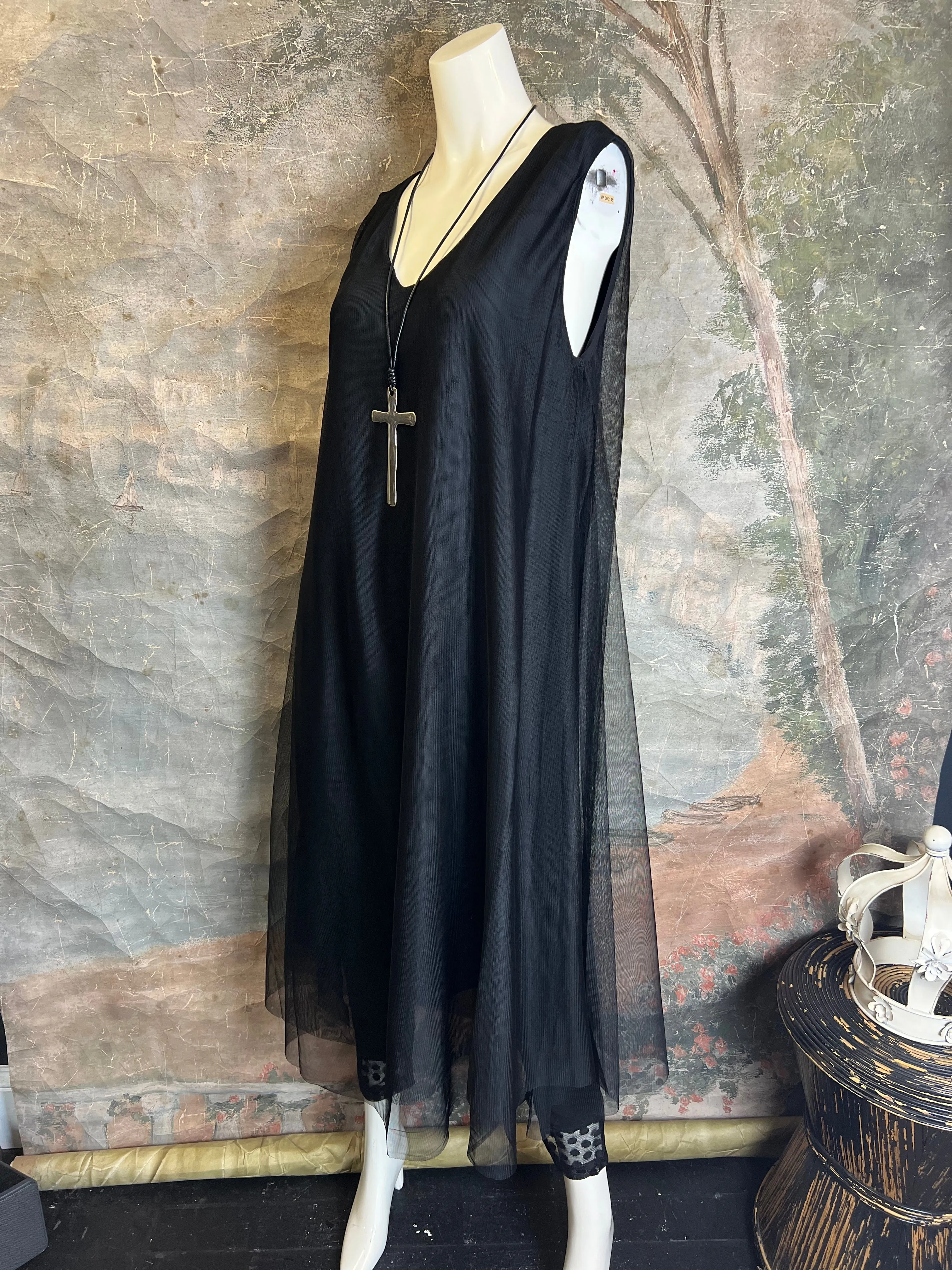 LI-1535 Antonio Dress