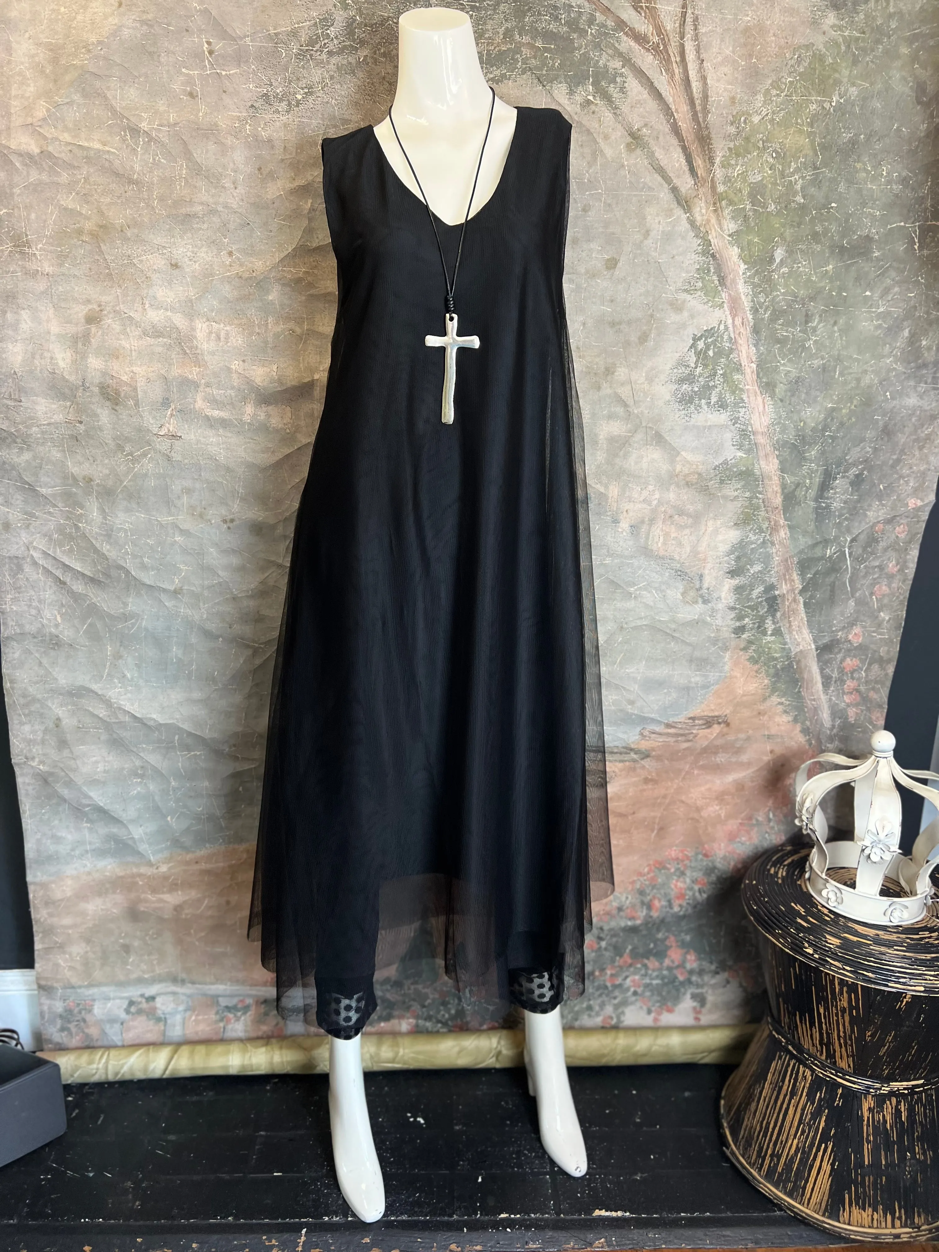 LI-1535 Antonio Dress