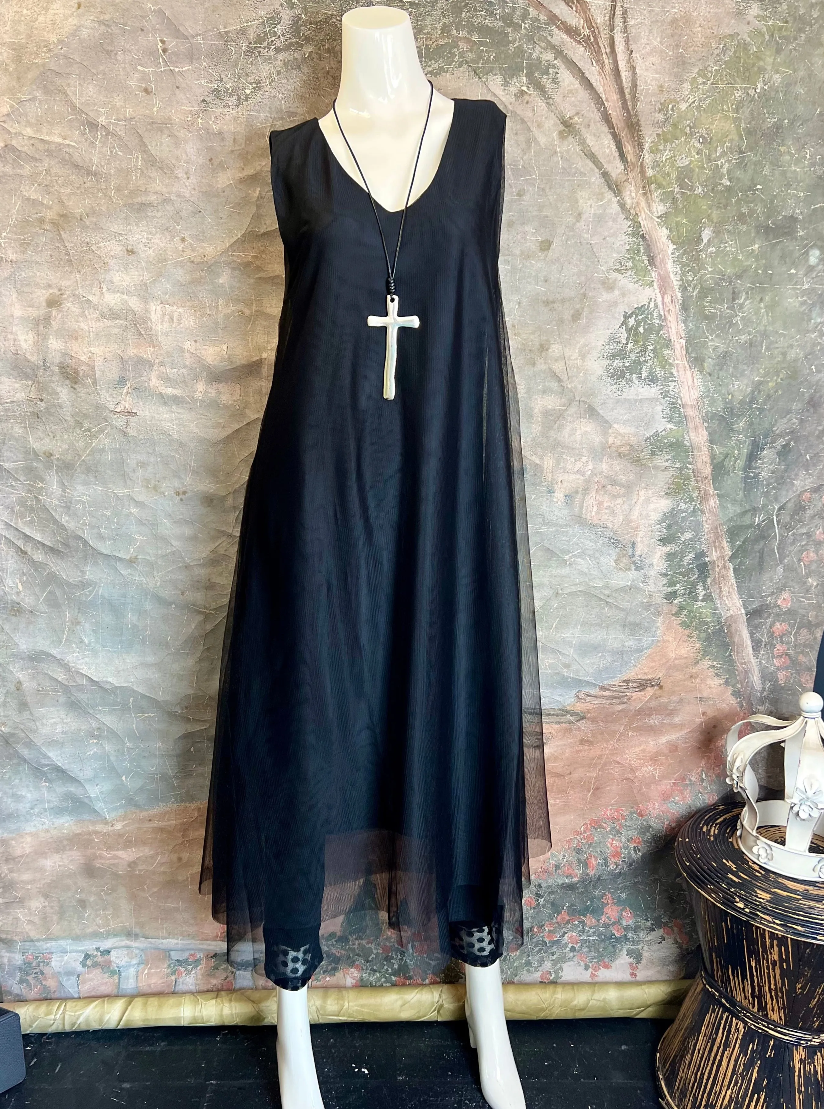 LI-1535 Antonio Dress