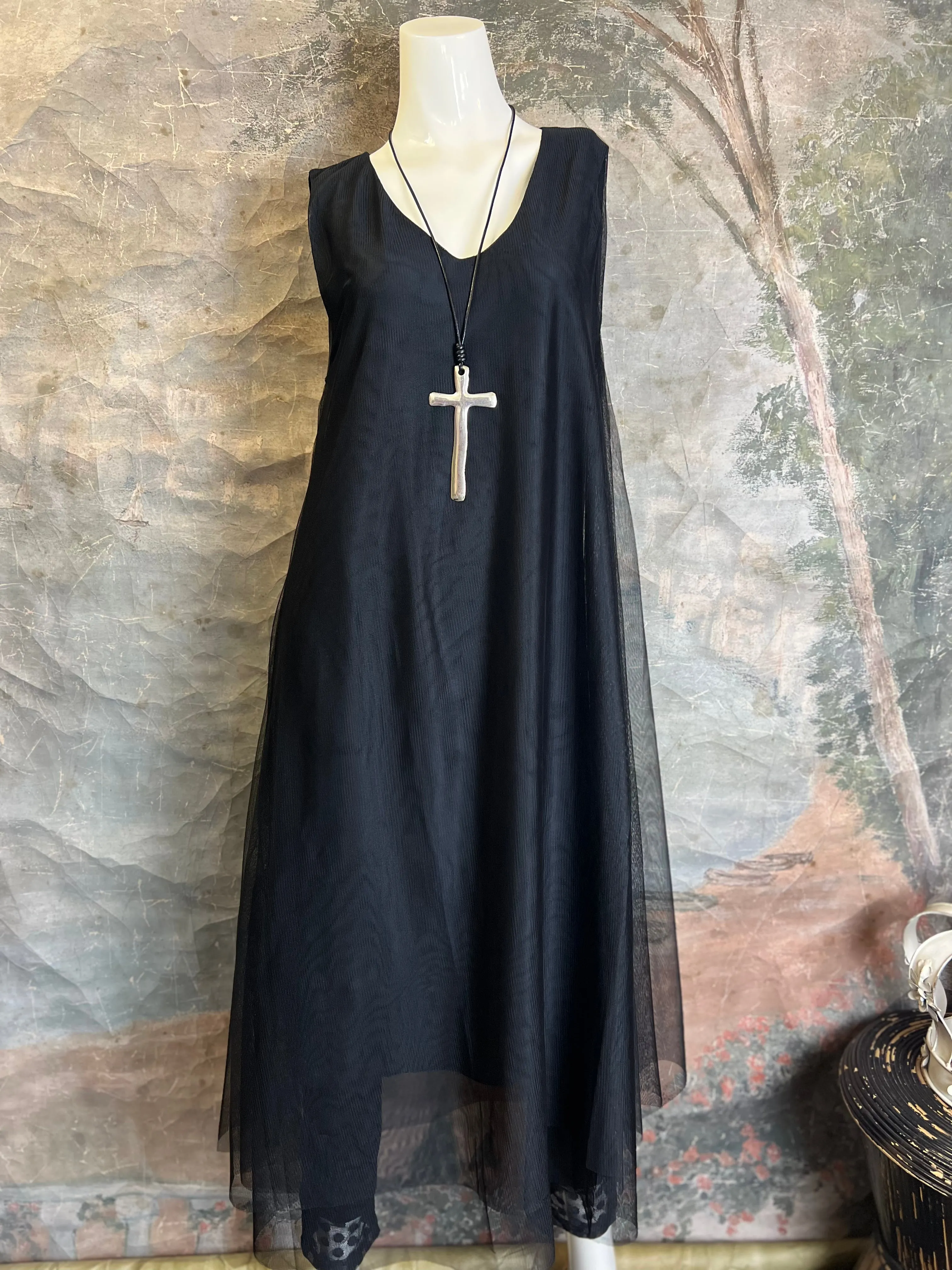 LI-1535 Antonio Dress