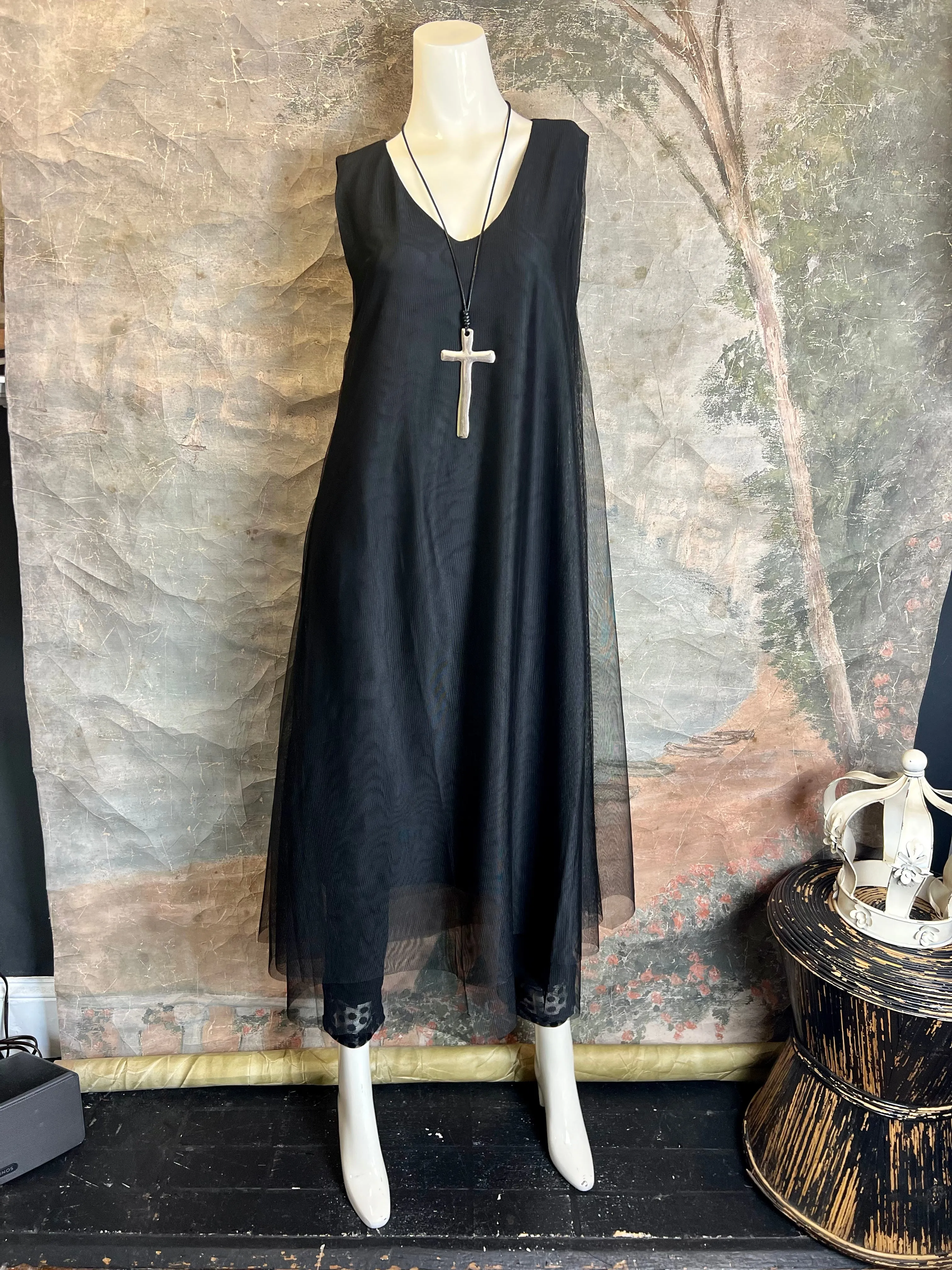 LI-1535 Antonio Dress