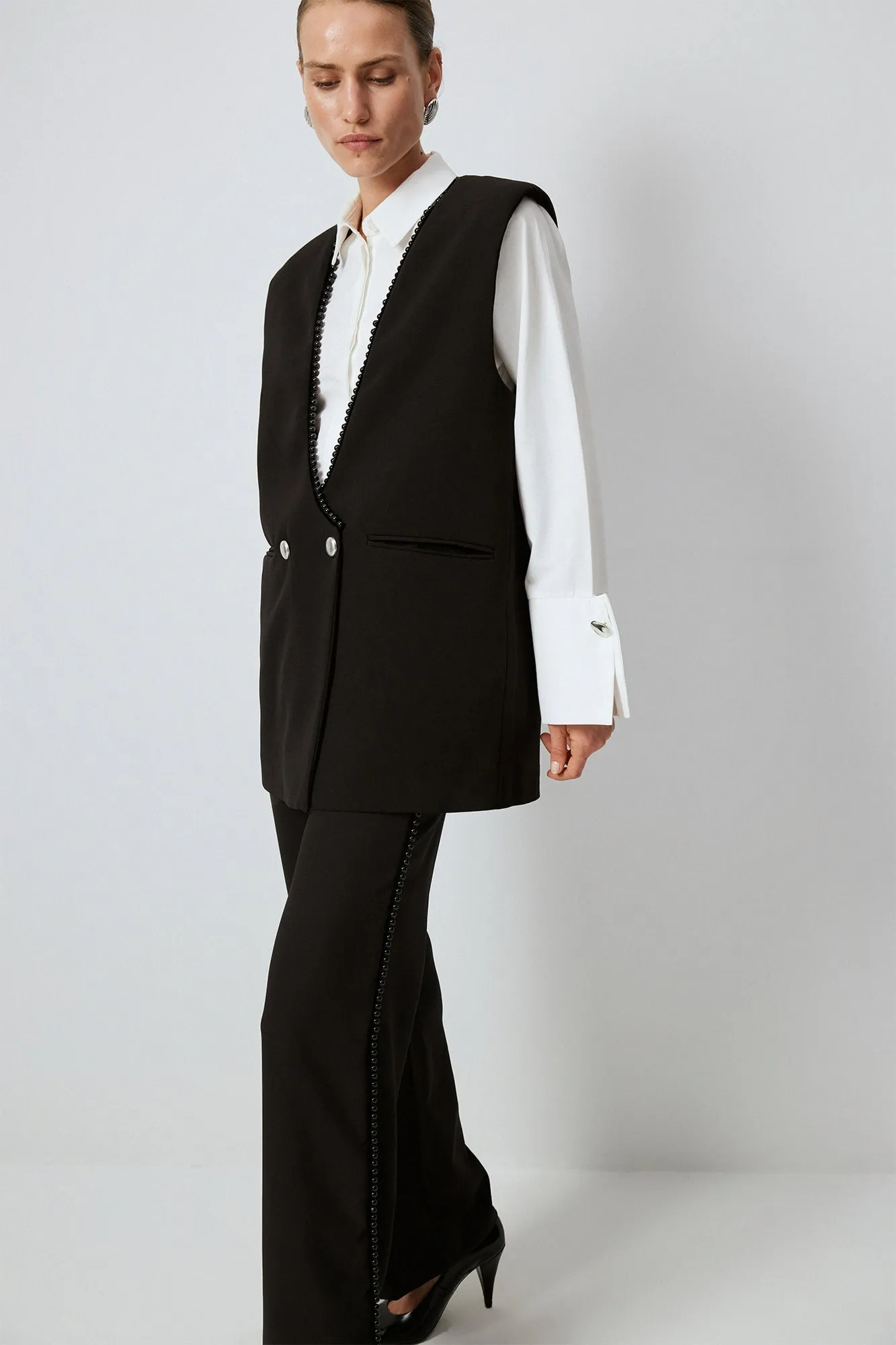 PEARL DETAILED CREPE VEST